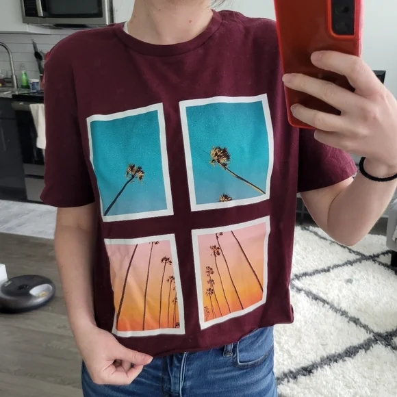 Old Navy graphic tee - Picture 3 of 4